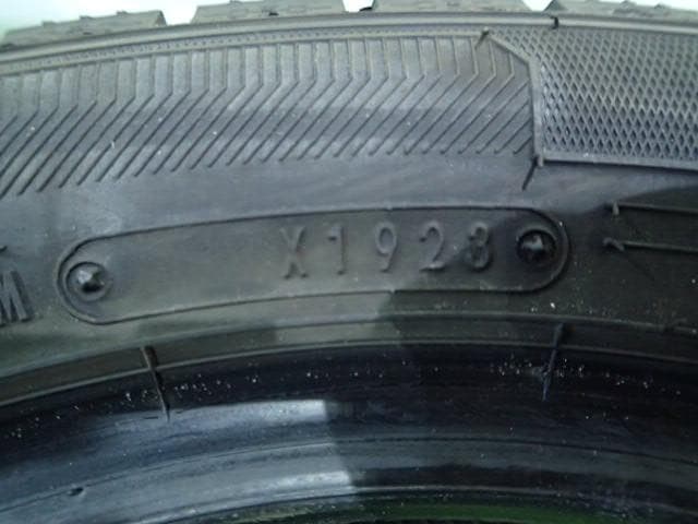 B1030【送料無料】スタッドレスタイヤ 165/60R15 2本セット