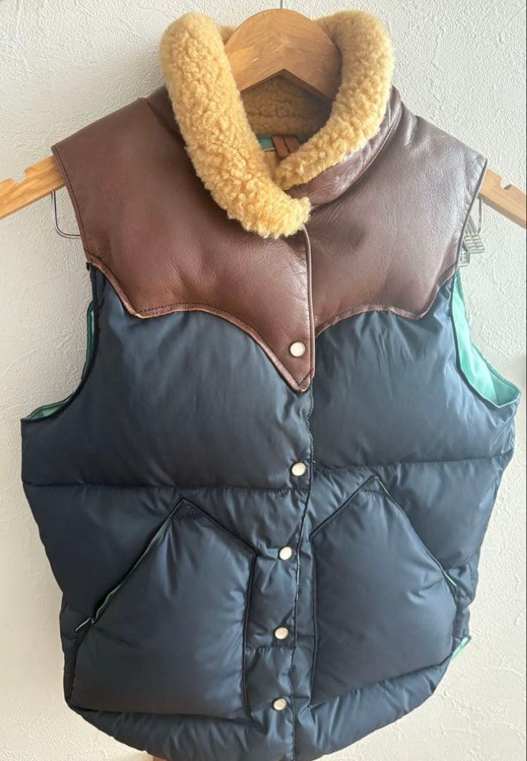 ロッキーマウンテンRocky Mountain Featherbedダウンベスト