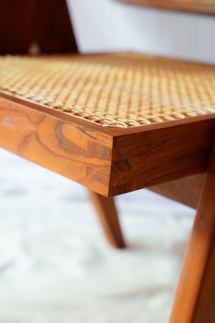 m*e様 Pierre Jeanneret | ピエール・ジャンヌレ|オフィスチ