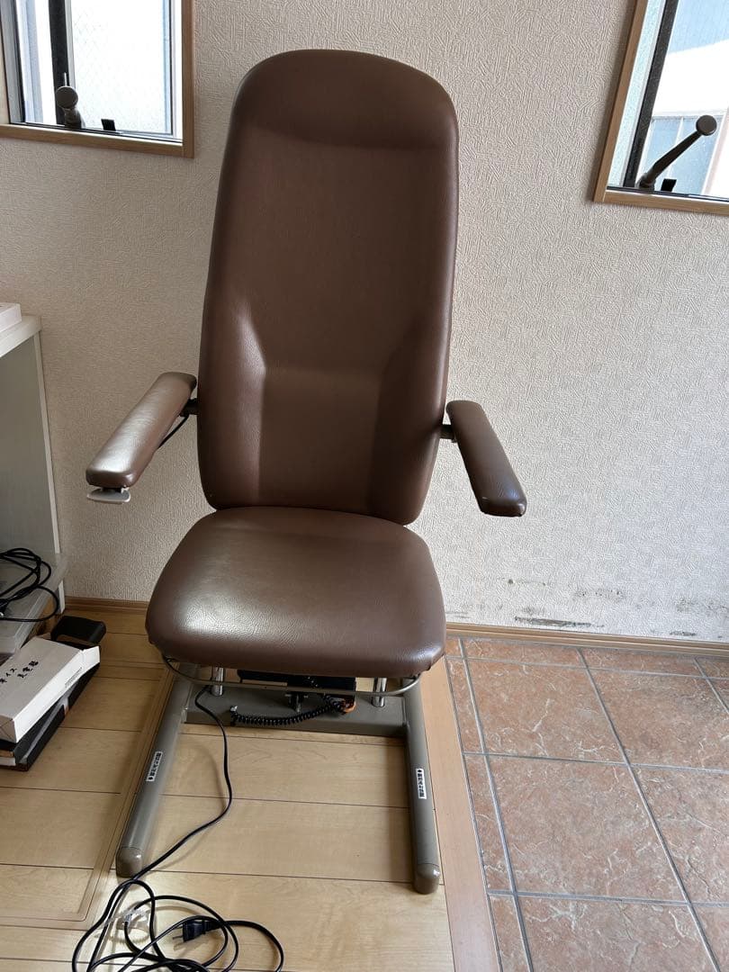 電動昇降座椅子　コクヨファーニチャー　　中古品