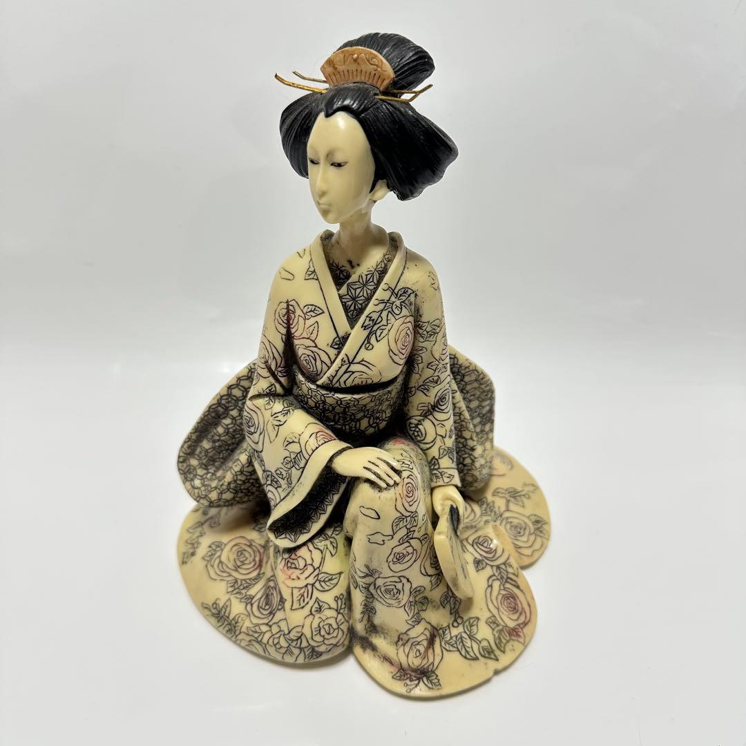 和風女性の置物 花柄 着物　芸者