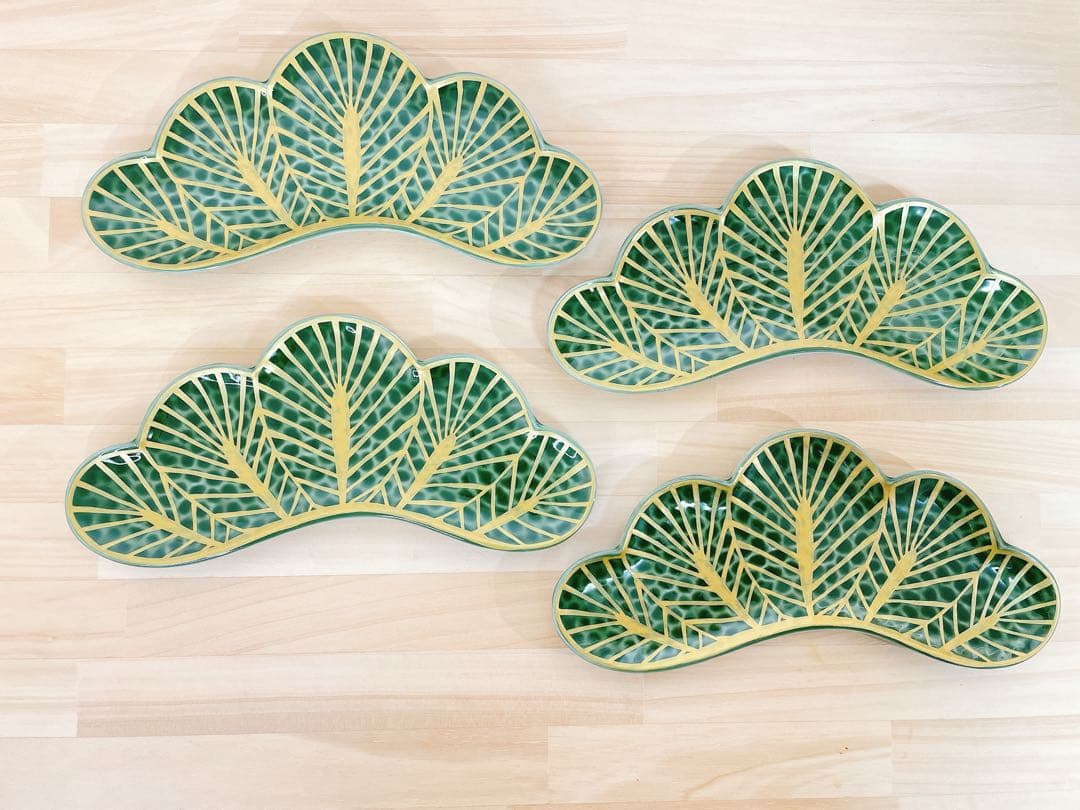 ズバン☆様ご依頼品　有田焼　幸楽窯　錦金松葉形前菜皿　茶緑金　4点セット