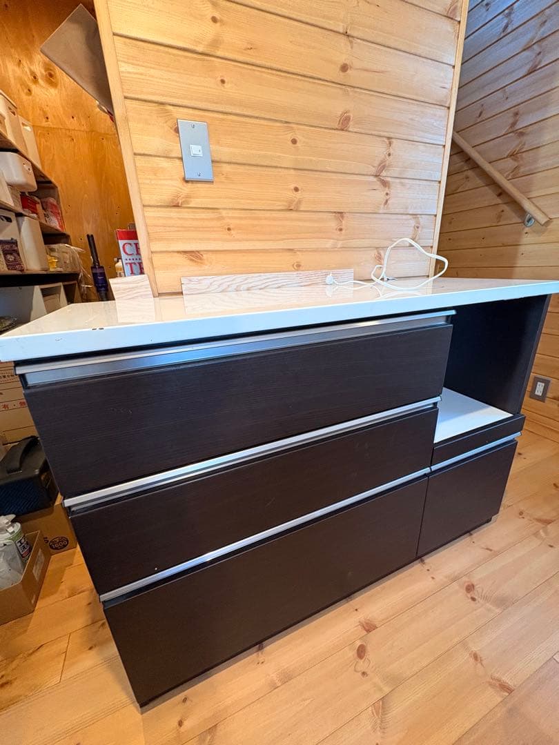 ダークブラウン木製キッチンカウンター