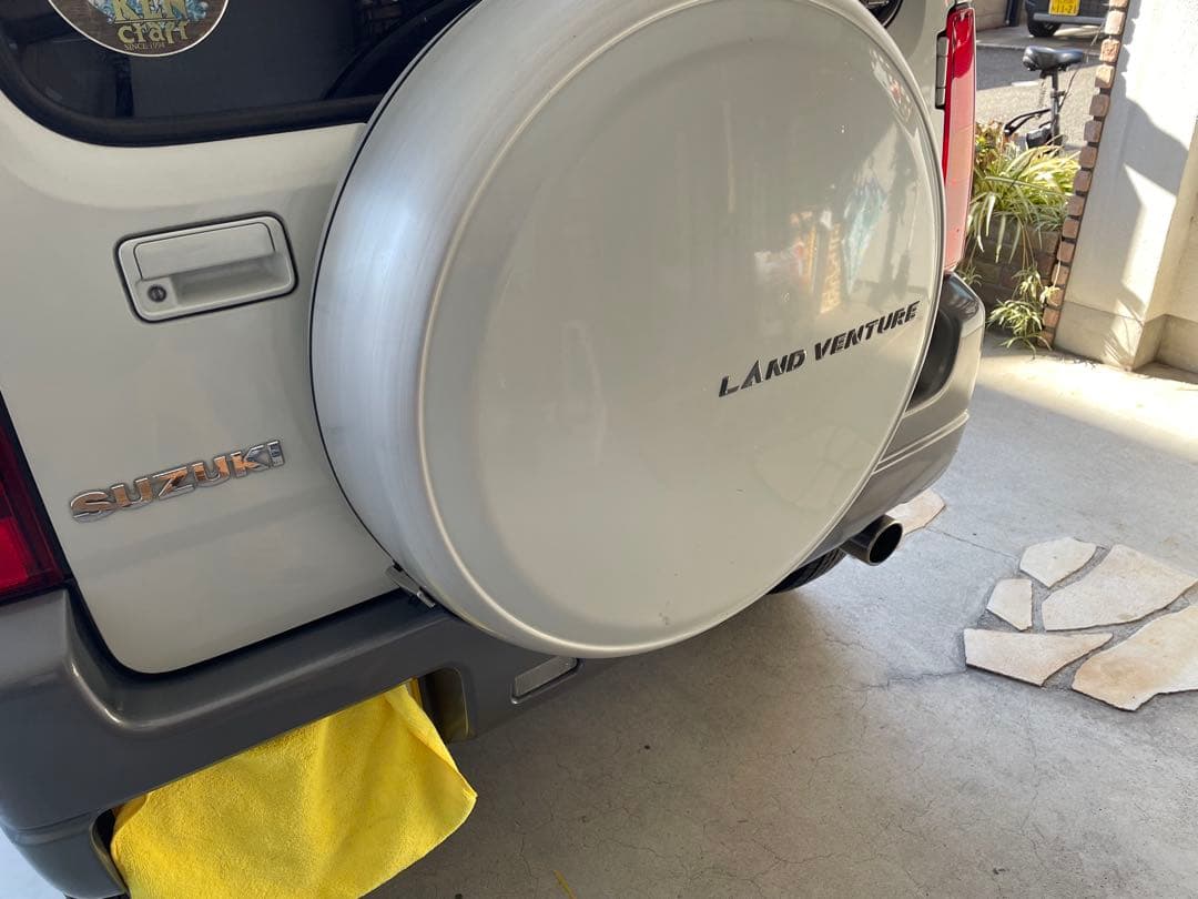 スズキ純正アルミ製　ジムニー ランドベンチャー スペアタイヤカバーパールホワイト