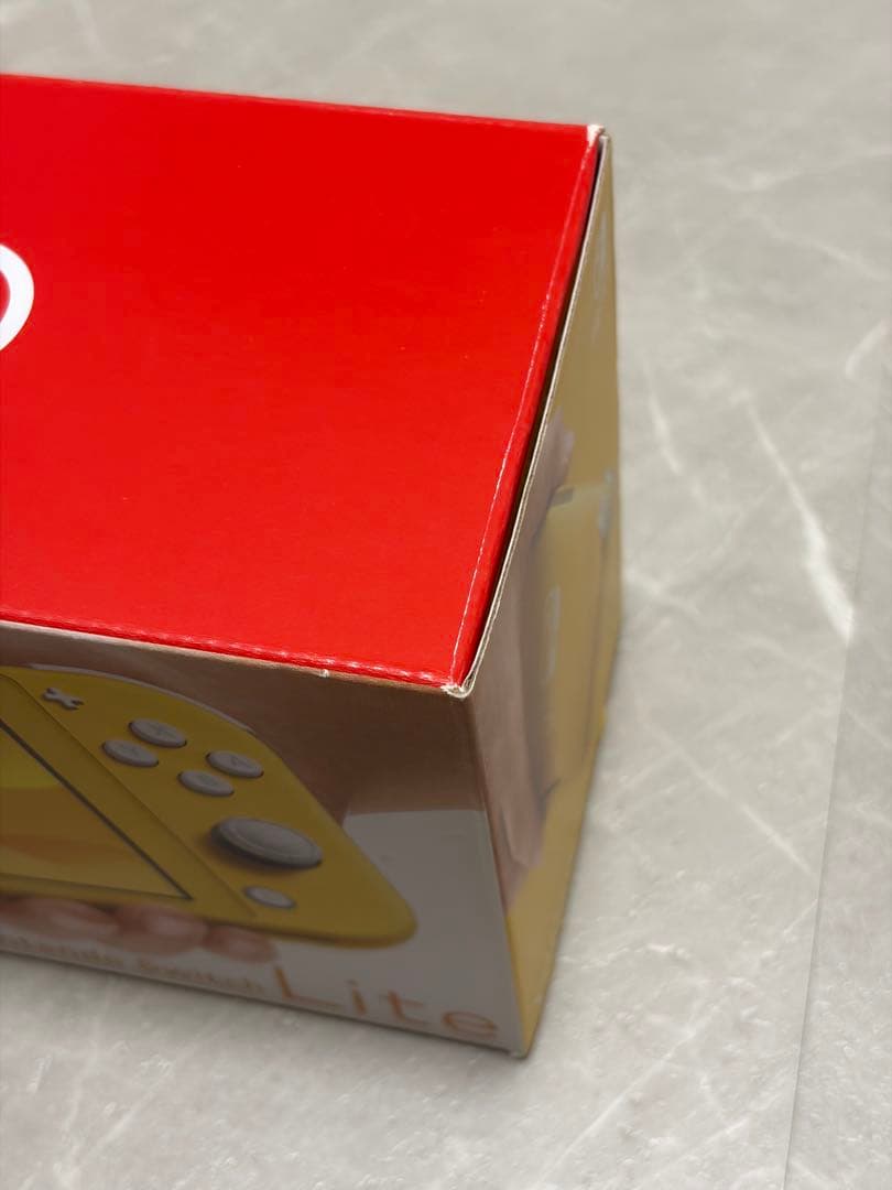Nintendo Switch Lite イエロー 本体　充電コード無　保証書付