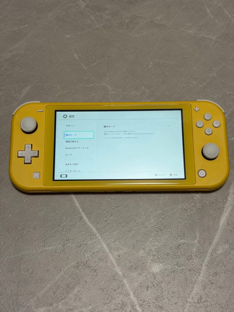 Nintendo Switch Lite イエロー 本体　充電コード無　保証書付
