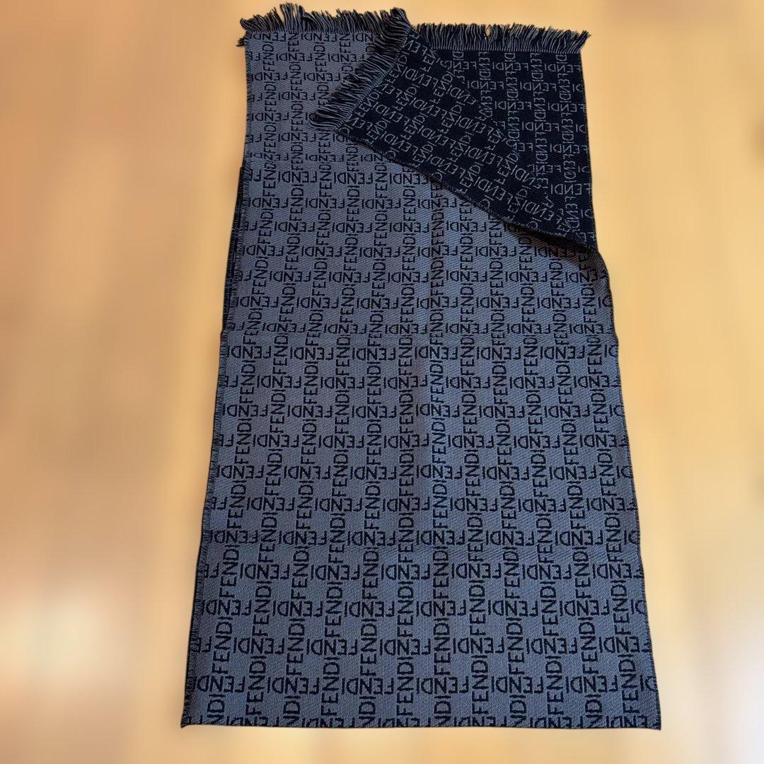 最終お値下げ！FENDI ロゴ マフラー グレー ブラック