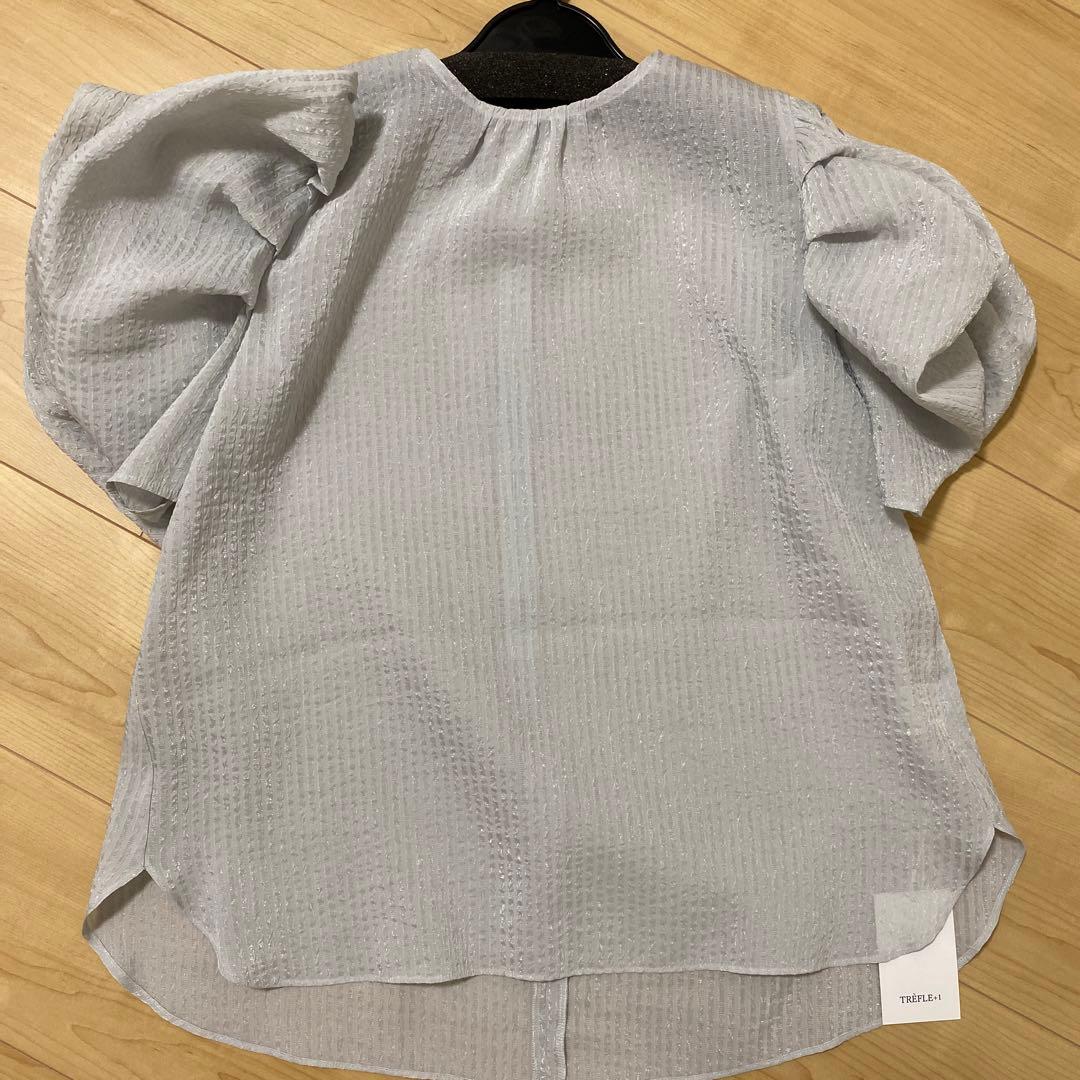 TREFLE＋1 トレフルプラスワン ハートシアートップス グレー　新品