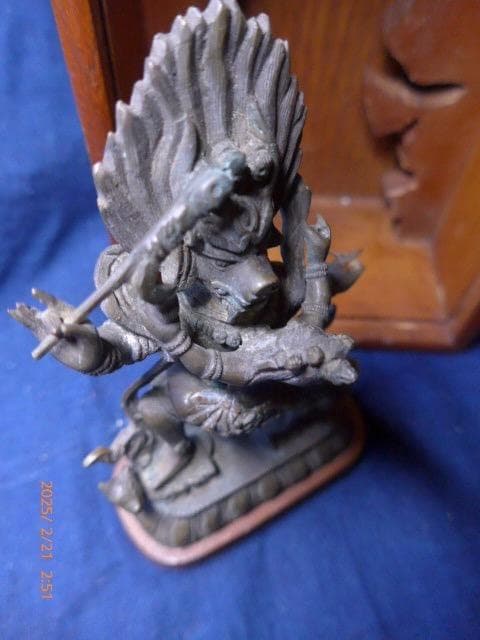 1080　とても古い青銅のインドの神様の像です