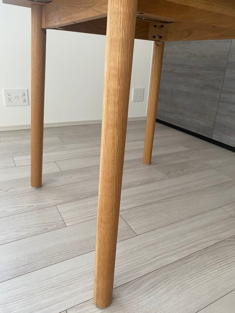 【週末限定お値下げ】unico SOLK ダイニングテーブル