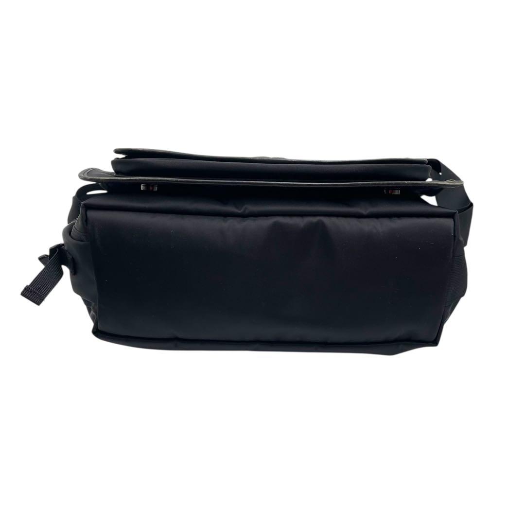 ポールスミス　ショルダーバッグ　肩掛け　斜め掛け　ブラック　ナイロン　多収納
