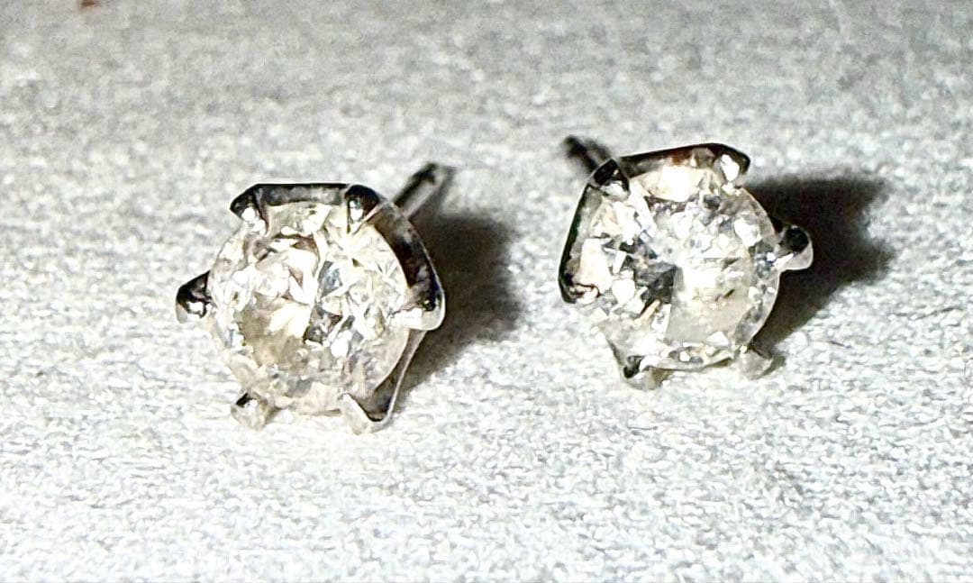 ★PT 900 ダイヤスタッドピアス 合計0.5ct★