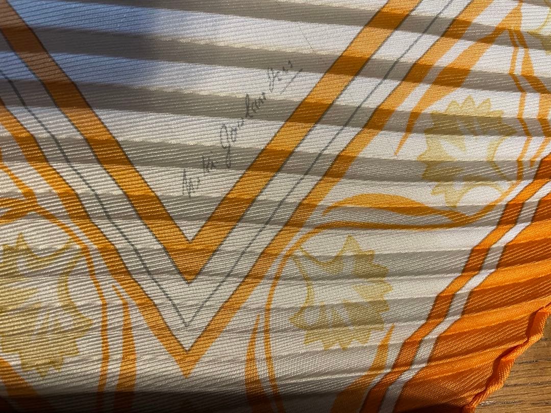 HERMES 花柄 シルクスカーフ　プリーツ