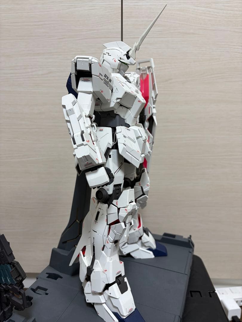 バンダイPG RX-0 ユニコーンガンダム 1/60LEDユニット完成品