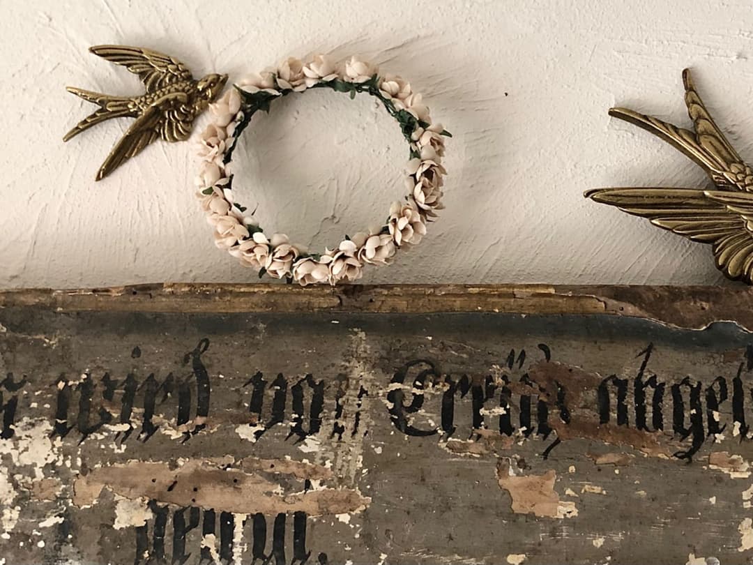 花冠　ティアラ　リース　白にピンクベージュ  エクリュ