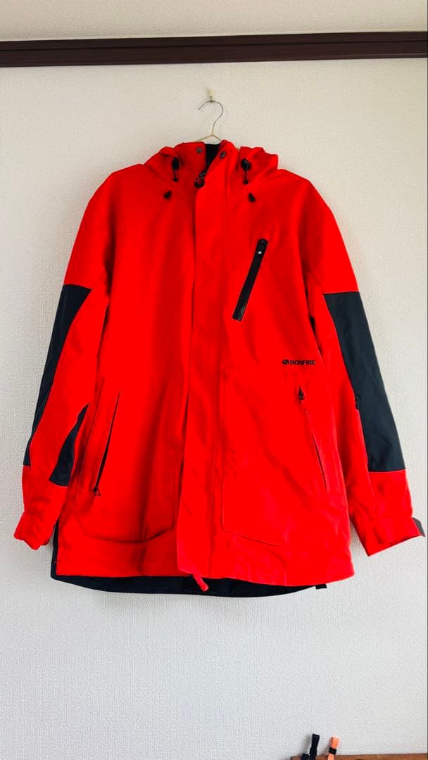 BONFIRE スノーボードジャケット　赤 防水素材 フード付き