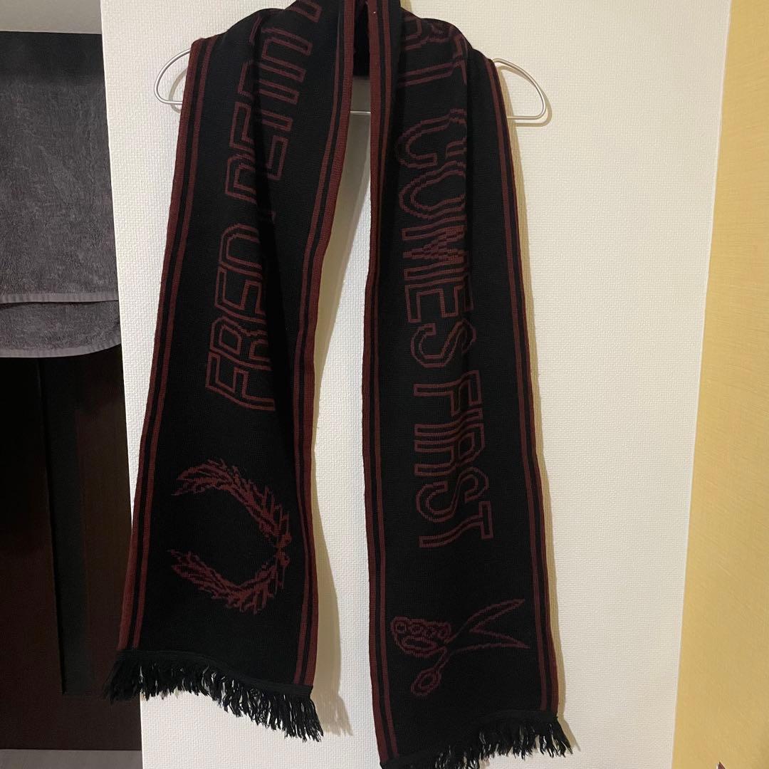 ART COMES FIRST x Fred Perry マフラー【黒】