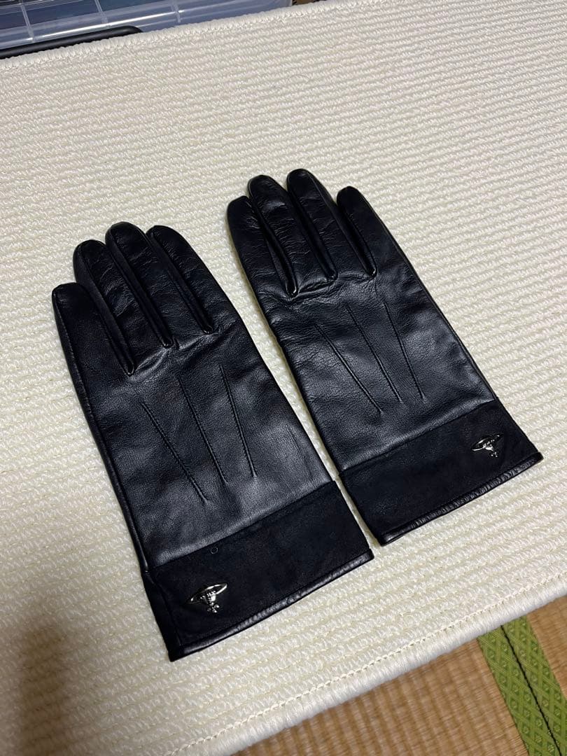 新品 ヴィヴィアンウエストウッド 黒 ブラック レザー 羊革 グローブ 手袋