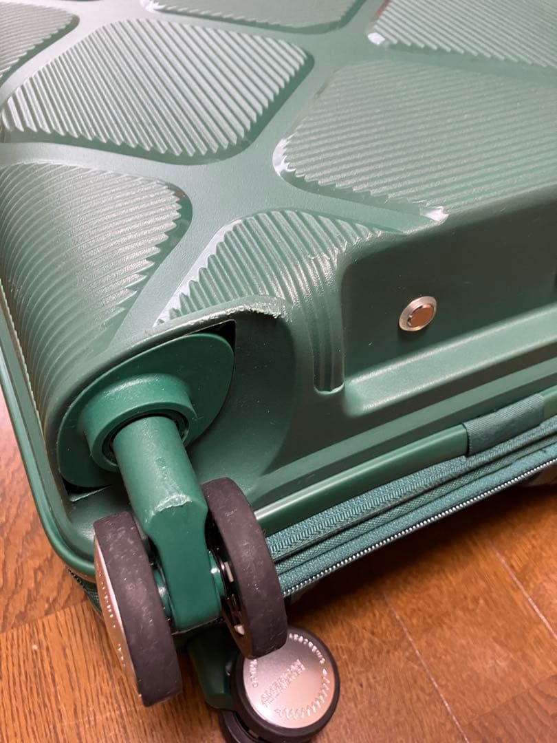 アメリカンツーリスター　キャリーケースINSTAGONスピナー55 Sサイズ