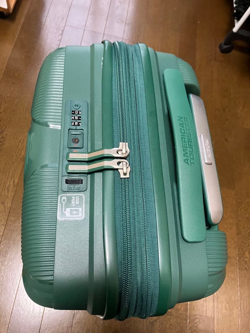 アメリカンツーリスター　キャリーケースINSTAGONスピナー55 Sサイズ
