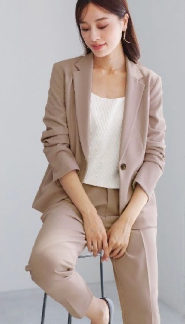 n*o様 【新品未使用】Emilyan スーツ　ベージュ ビジネススーツ L