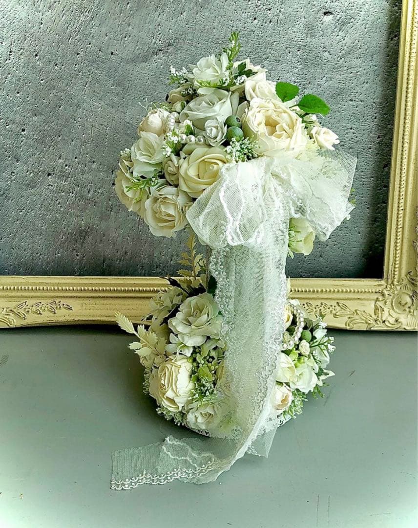 ミッチー❣️forest weddgingホワイト調ローズトピアリー公触媒