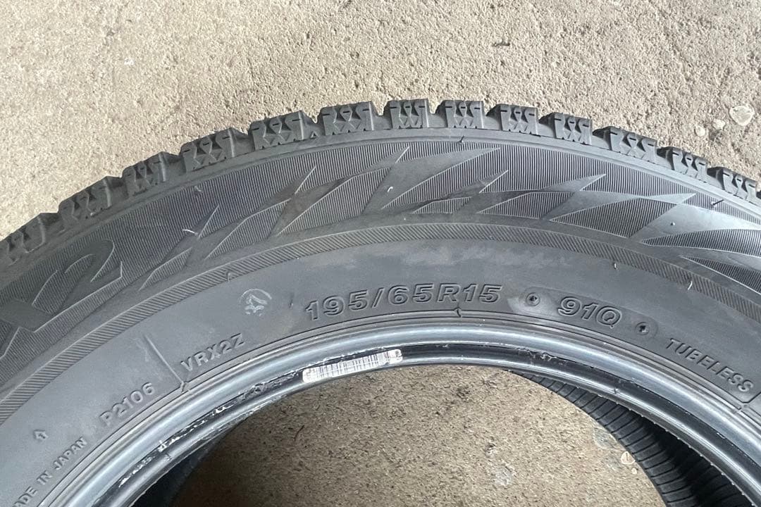 ✦送料込✦ブリヂストン　スタッドレスタイヤ　VRX2 195/65R15 2本