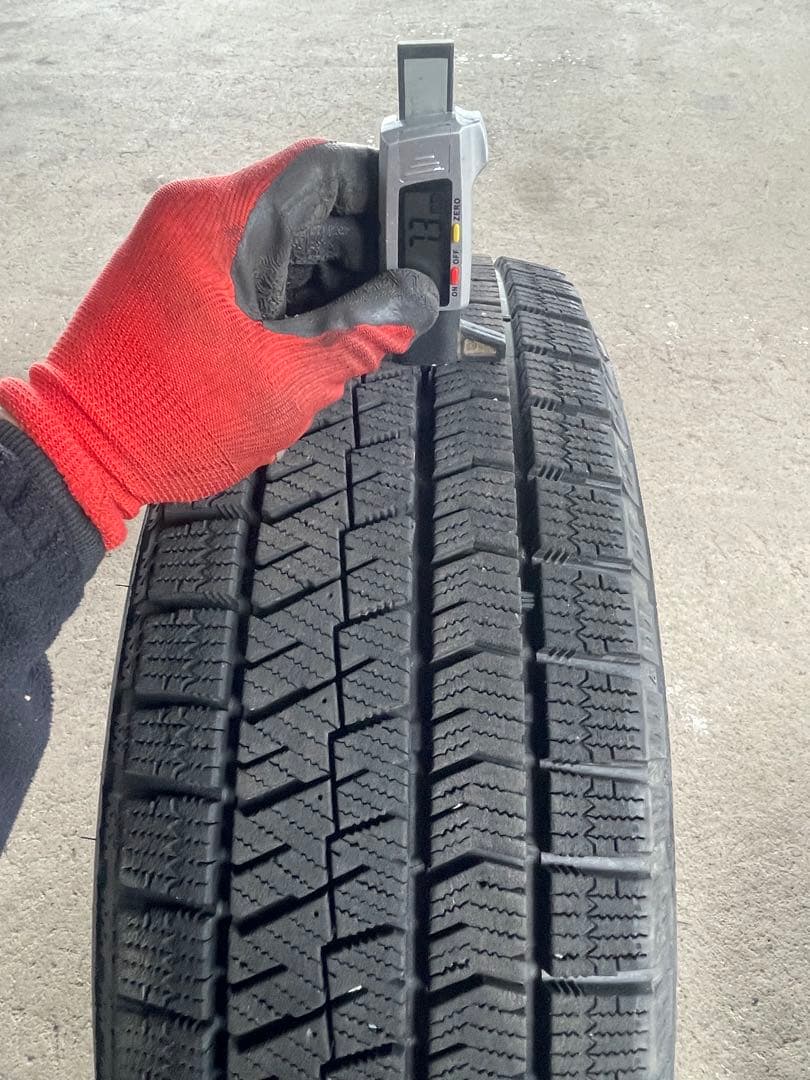✦送料込✦ブリヂストン　スタッドレスタイヤ　VRX2 195/65R15 2本