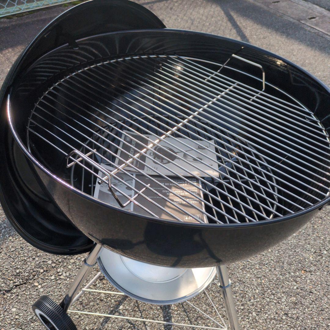 新品　人気Weber 57cm Compact グリル Charcoal BBQ
