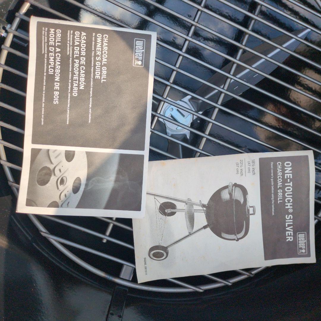 新品　人気Weber 57cm Compact グリル Charcoal BBQ