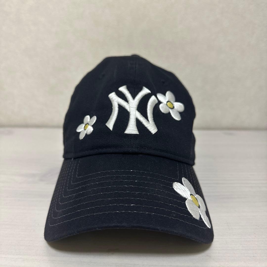 激レア‼️公式サイト店舗在庫なし！NYロゴ 花刺繍 ベースボールキャップ ネイビー