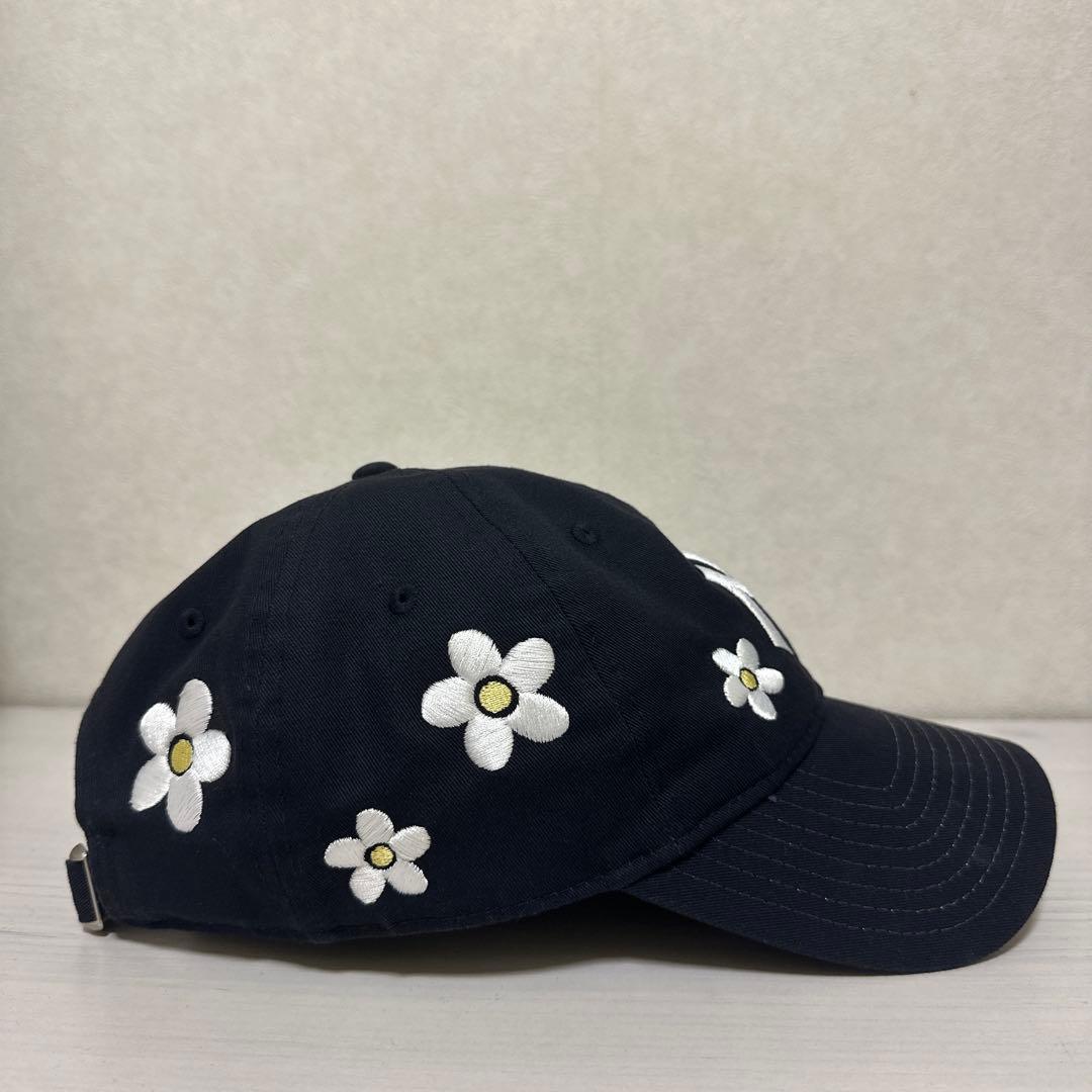 激レア‼️公式サイト店舗在庫なし！NYロゴ 花刺繍 ベースボールキャップ ネイビー