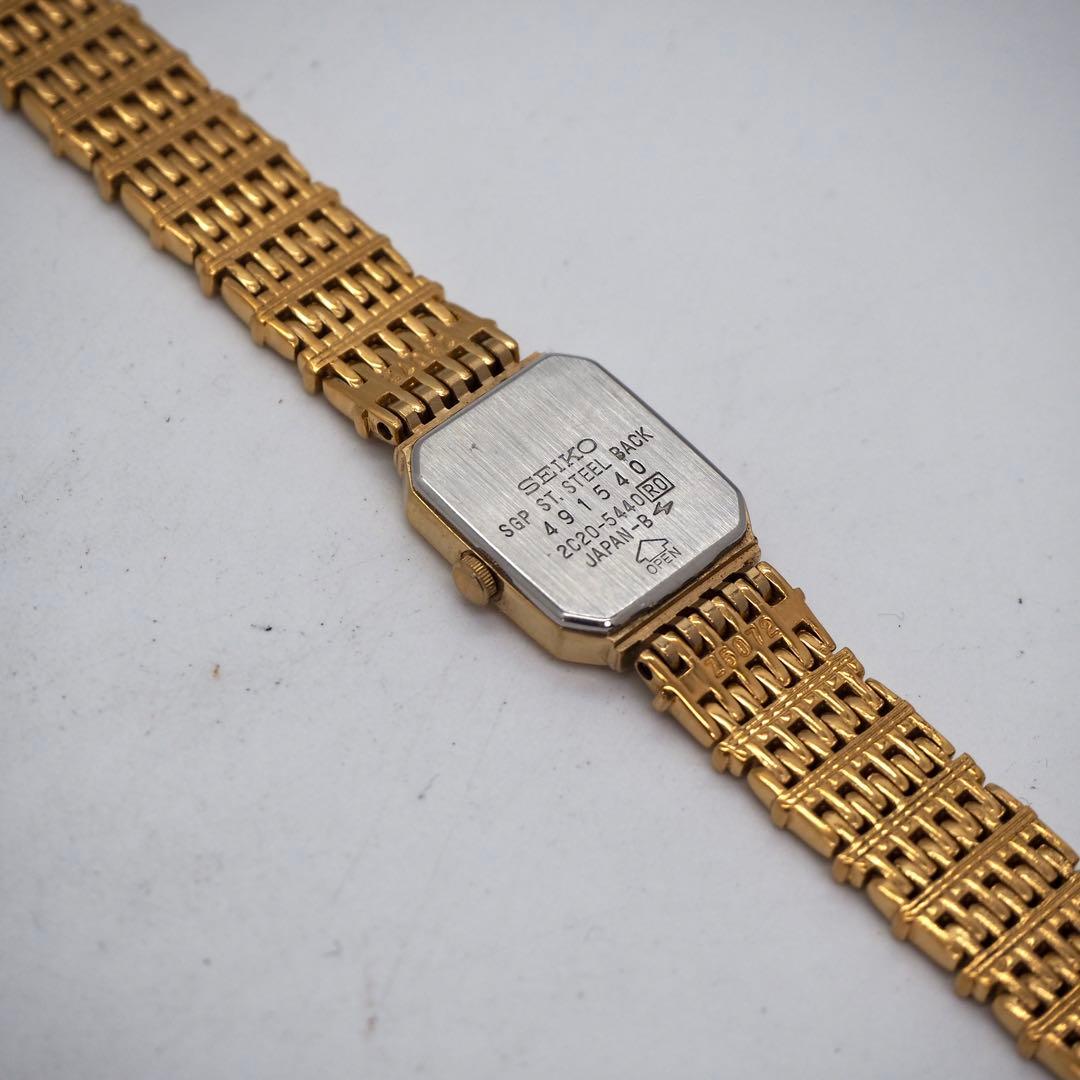 398 稼働【美品】SEIKO 時計　ブラック　ゴールド　スクエア　レディース
