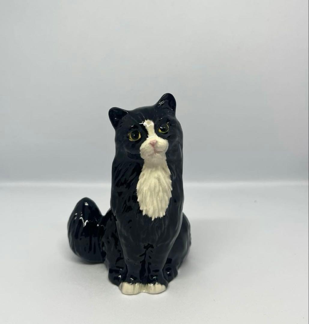 ロイヤルドルトン（猫の置物）