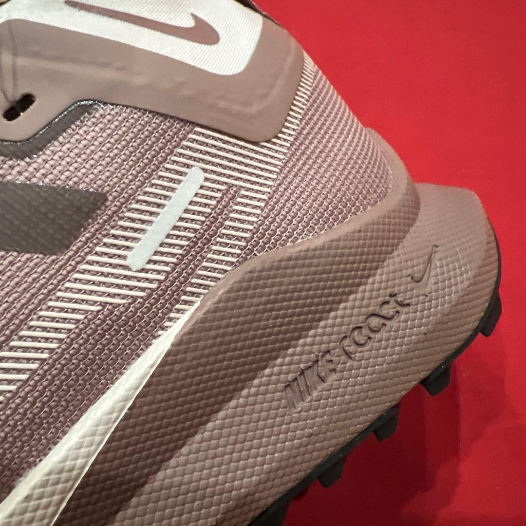 新品　25cm　ナイキ　ランニングシューズ　ウィメンズ ペガサス トレイル 4