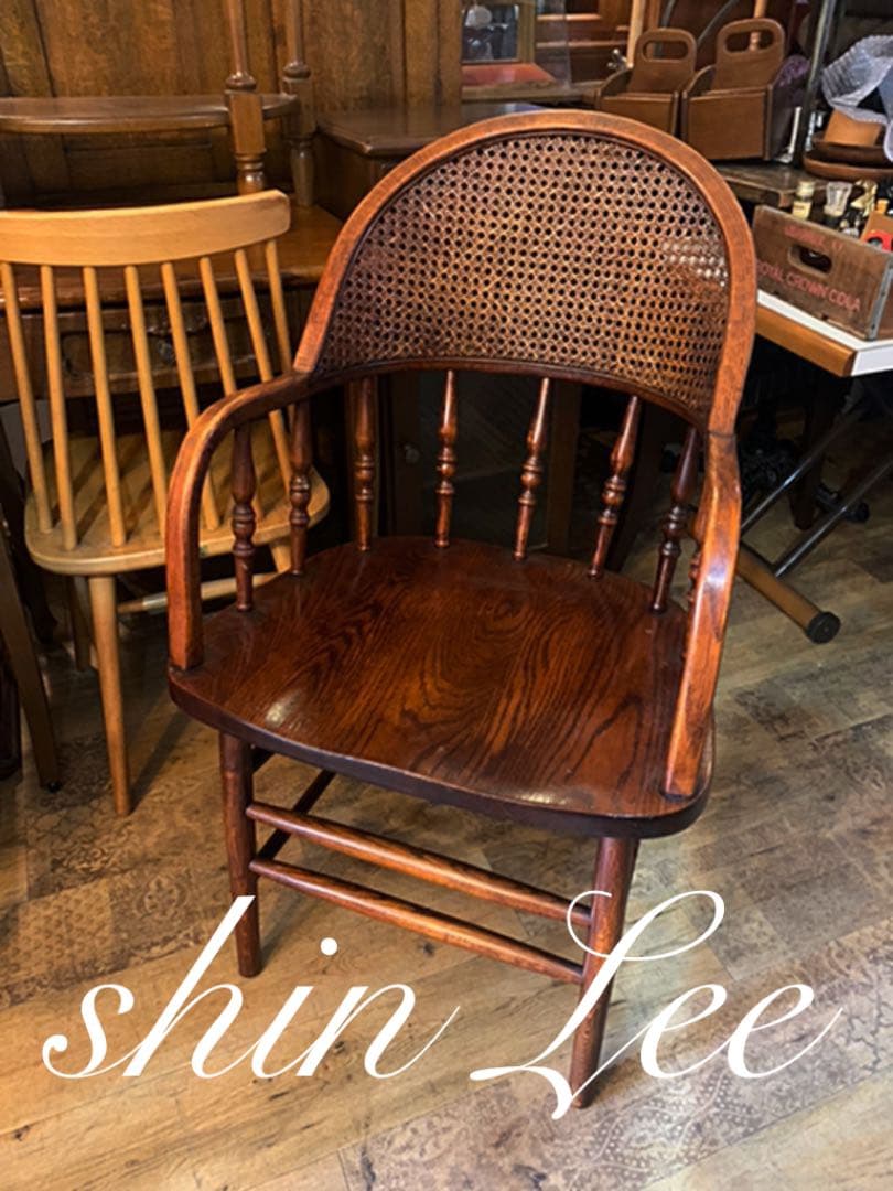 シンリーオーク材アームチェアー