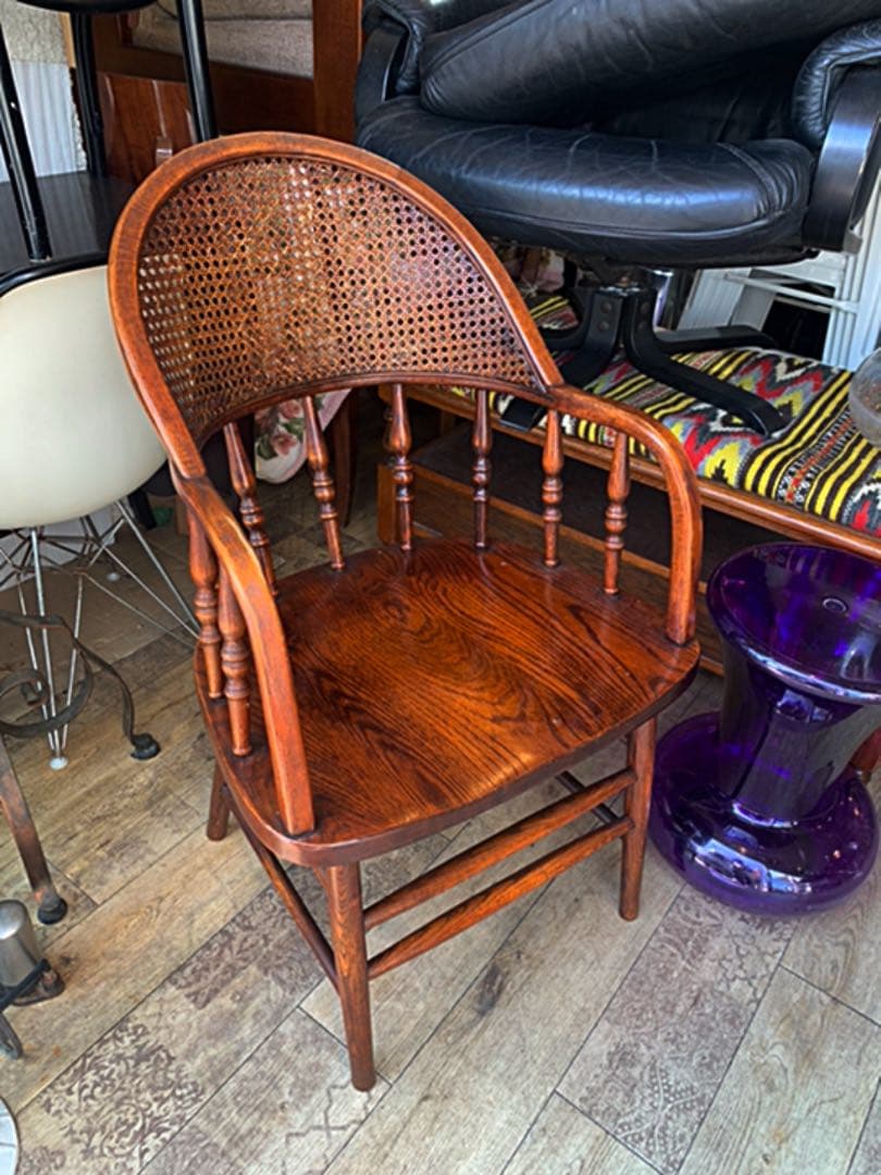 シンリーオーク材アームチェアー