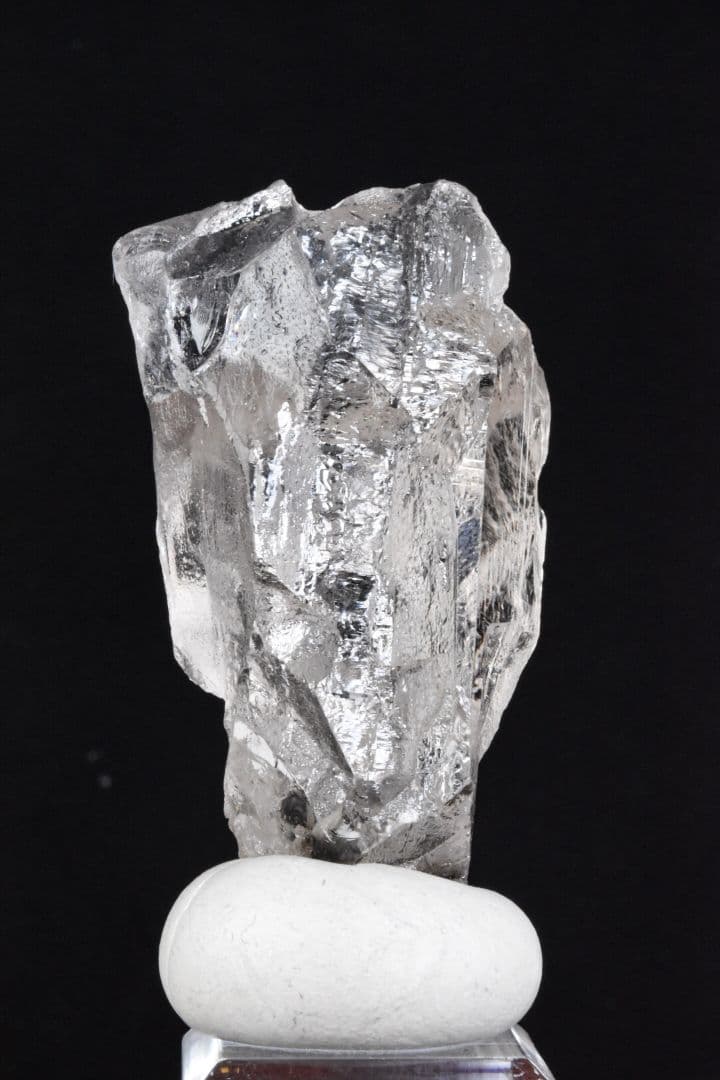 ガネーシュヒマール ラパ産 剥離痕に覆われたライトスモーキークォーツ02