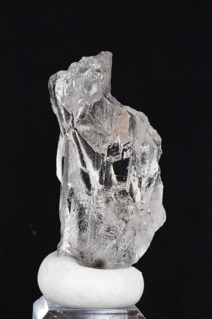 ガネーシュヒマール ラパ産 剥離痕に覆われたライトスモーキークォーツ02