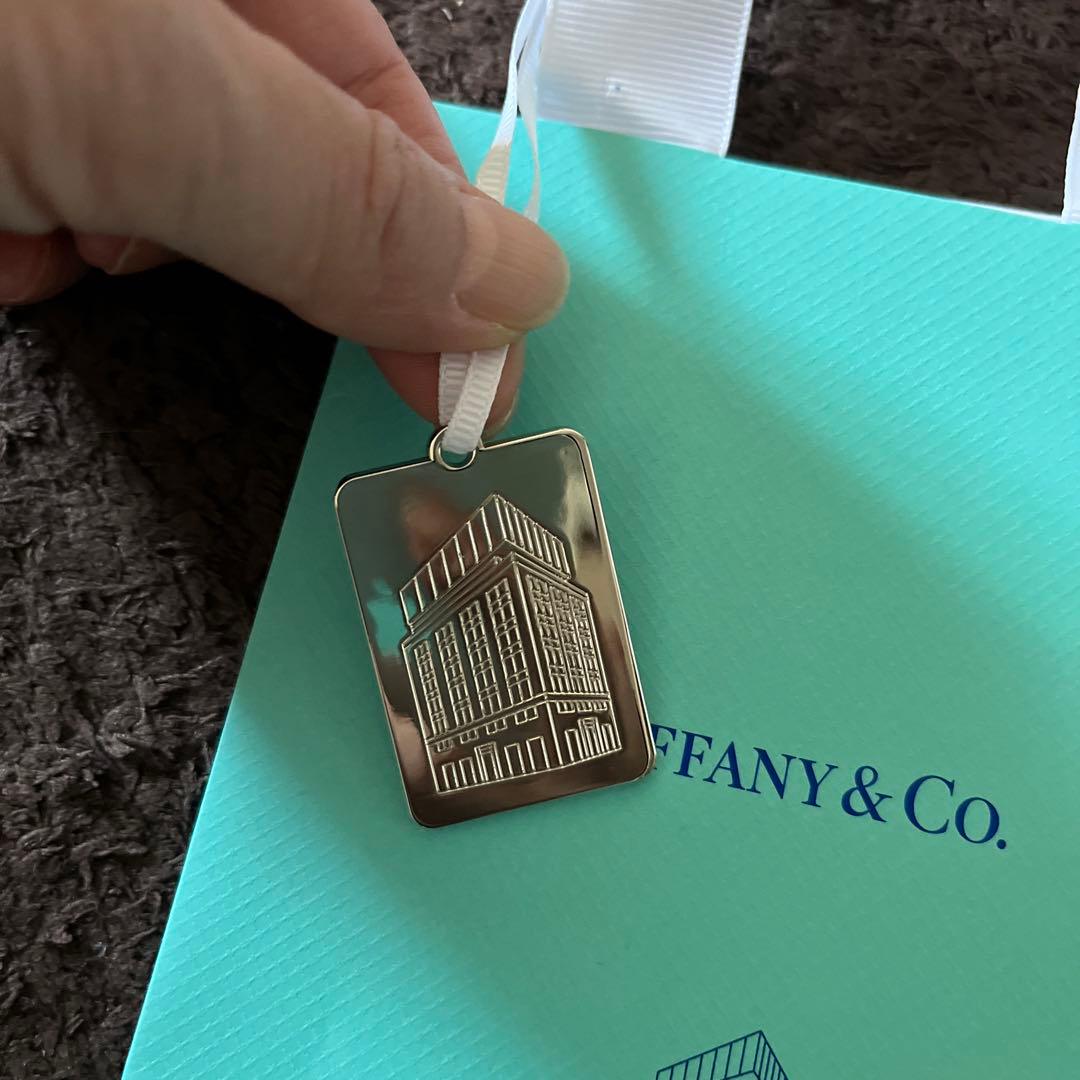 ティファニー本店チャームとショッパー