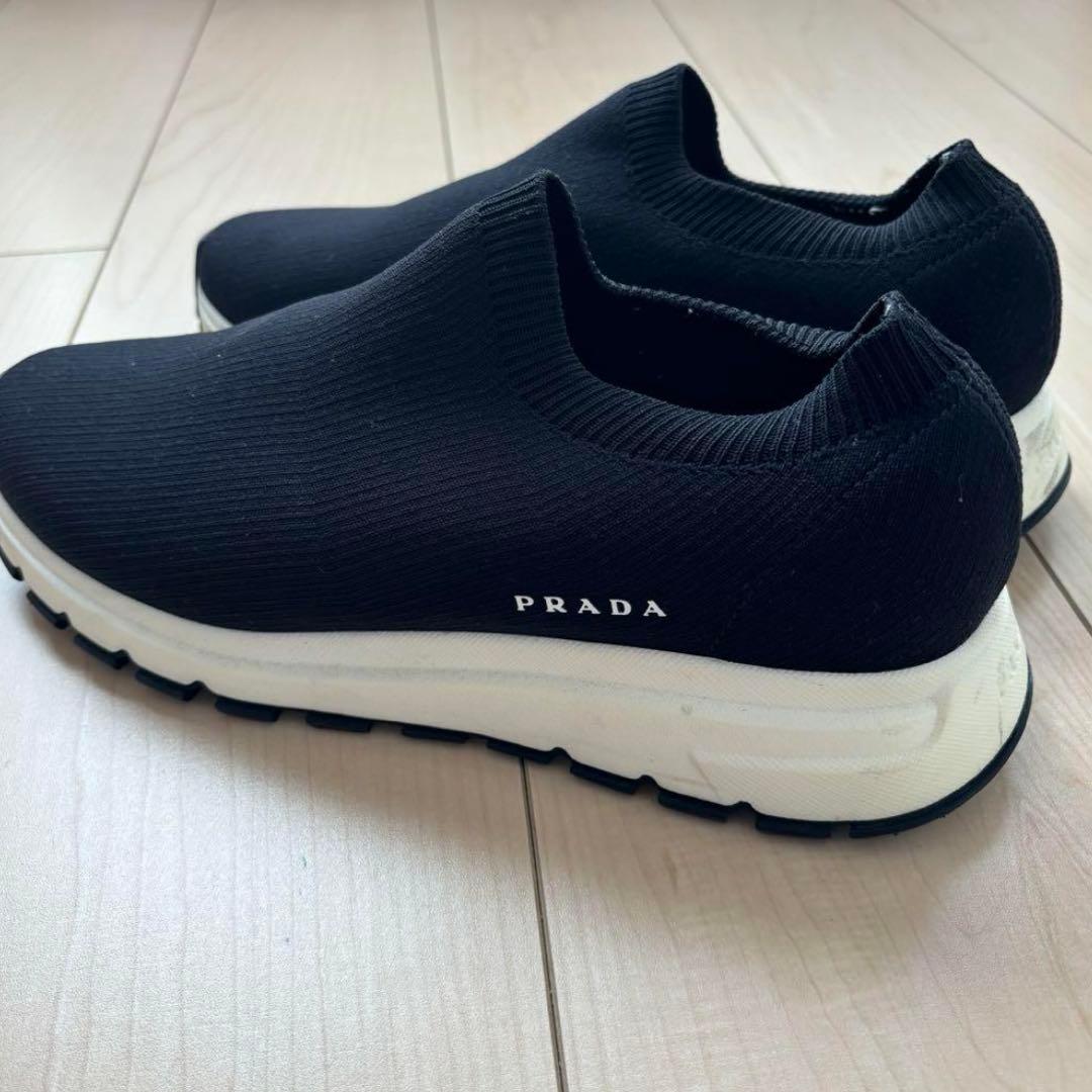 PRADA ブラック スニーカー スリッポン　プラダ