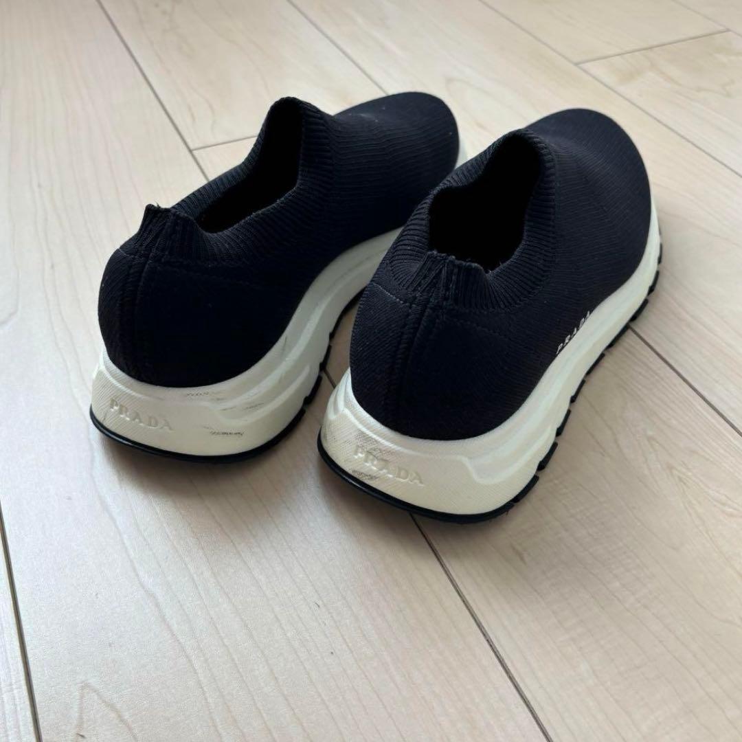 PRADA ブラック スニーカー スリッポン　プラダ