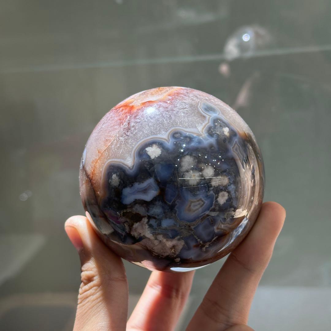 天然石 ブラック桜瑪瑙のスフィア　丸玉　置物G.141