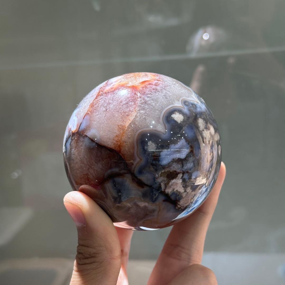 天然石 ブラック桜瑪瑙のスフィア　丸玉　置物G.141