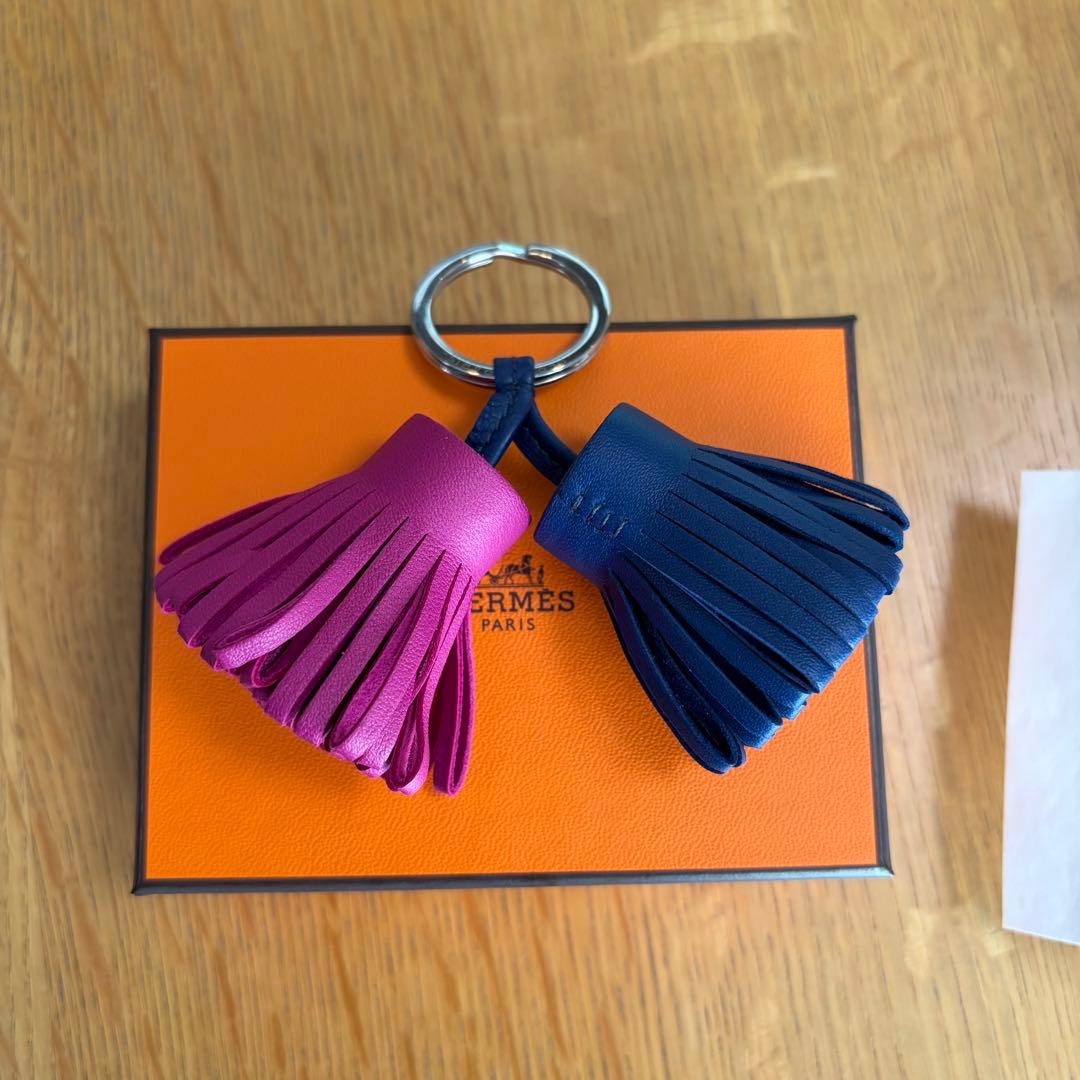 HERMES カルメンウノドス レザーキーホルダー