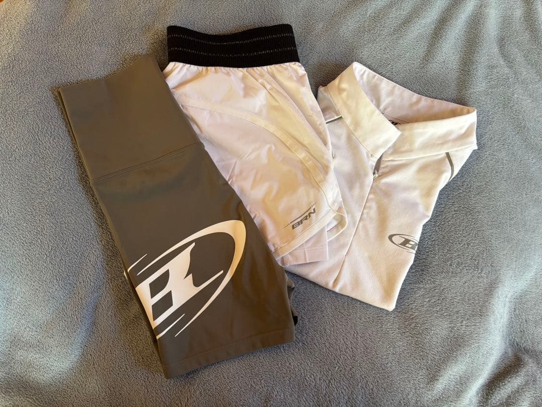 〈プロフ必読様〉BORNTOWIN 3点セット