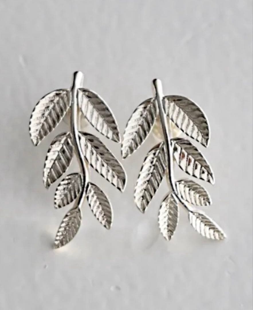 chieko＋リーフピアス　シルバー　新品未使用