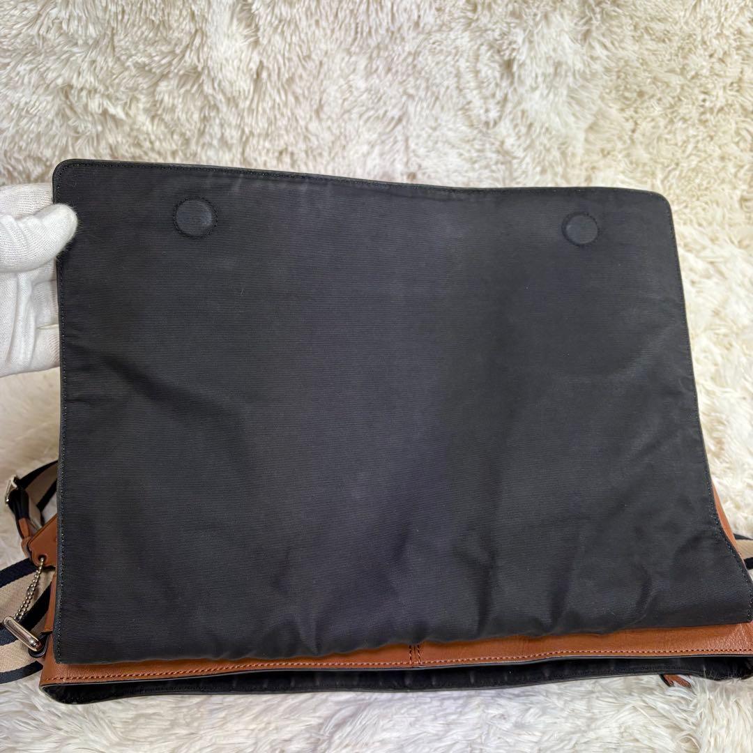 kenken様コーチ サリバン スムース メッセンジャーバッグ ブラウン A4