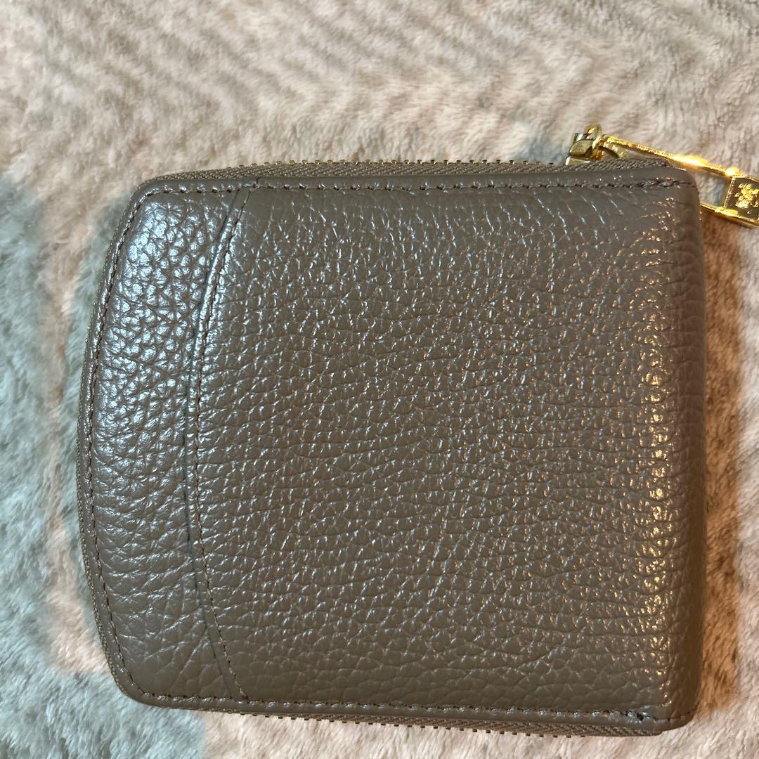 ハースケジュール　二つ折り財布