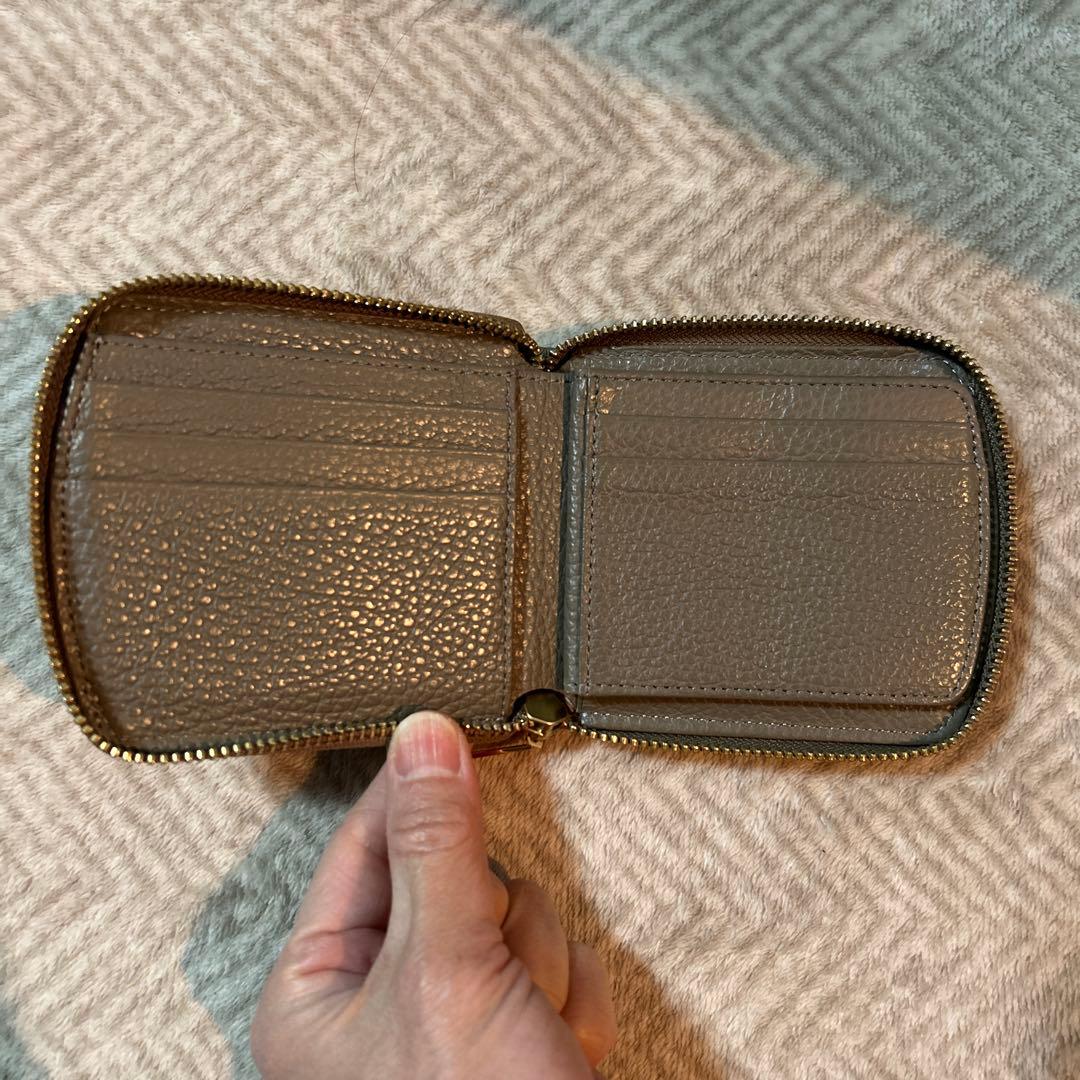 ハースケジュール　二つ折り財布
